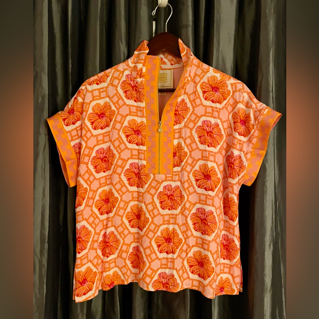 Emily Mccarthy Classic Poppy Pullover In Vibrant Floral Print Size S